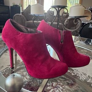 Elegant Red Suede Ankle Boots
